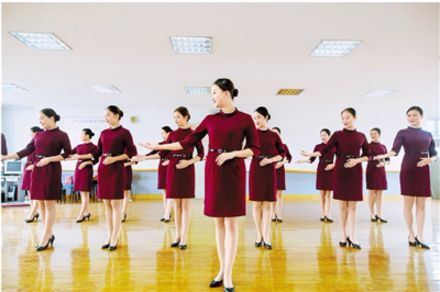 浙江育英空乘學子閃耀烏鎮(zhèn)峰會 30名志愿者助力會議與展覽服務