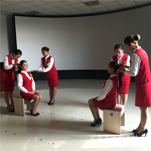 旅游學(xué)院舉辦高鐵服務(wù)禮儀實(shí)踐教學(xué)成果展暨教學(xué)方法研討會(huì)